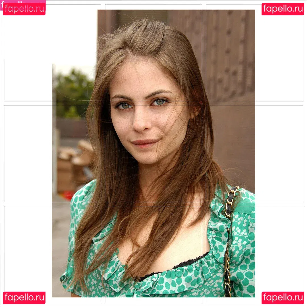 Willa Holland Onlyfans Photo Gallery 