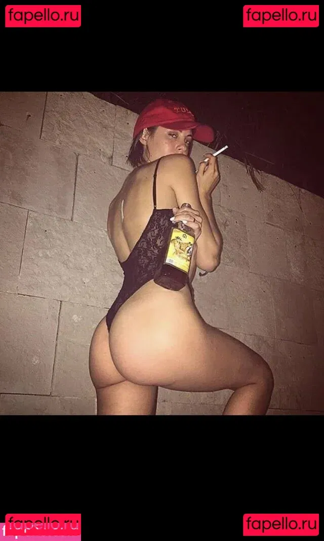 Willa Holland Onlyfans Photo Gallery 