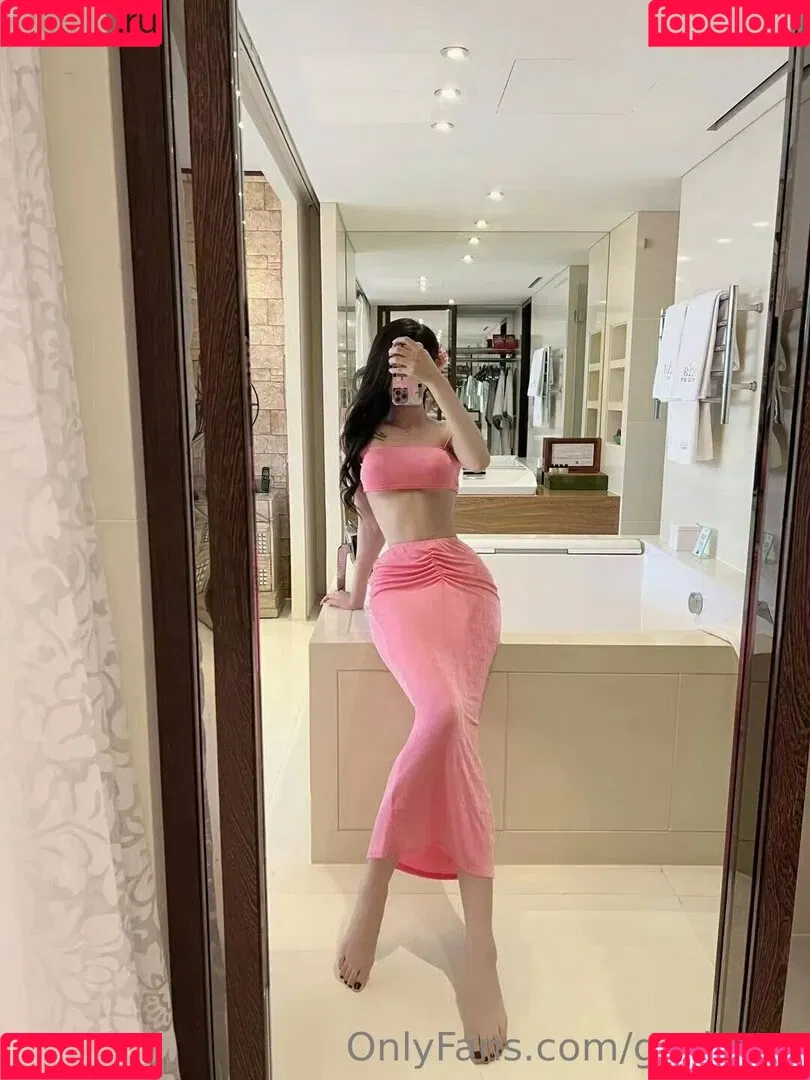 gezheng Onlyfans Photo Gallery 