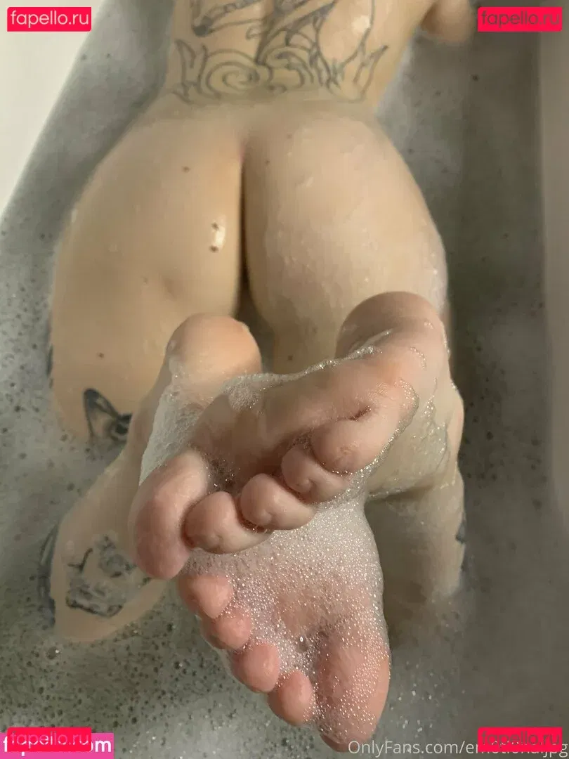 em0ti0naljpg Onlyfans Photo Gallery 