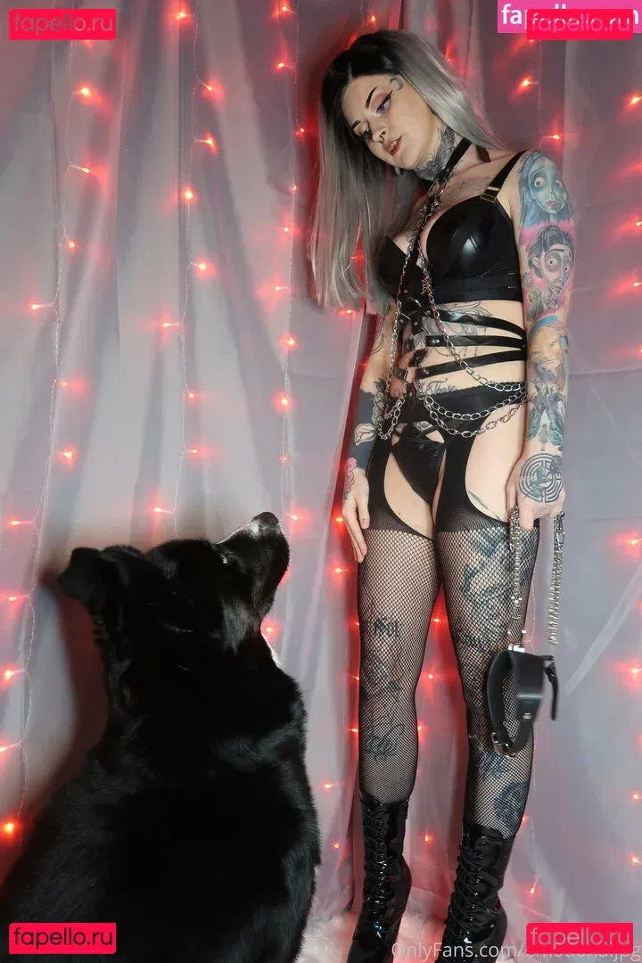 em0ti0naljpg Onlyfans Photo Gallery 