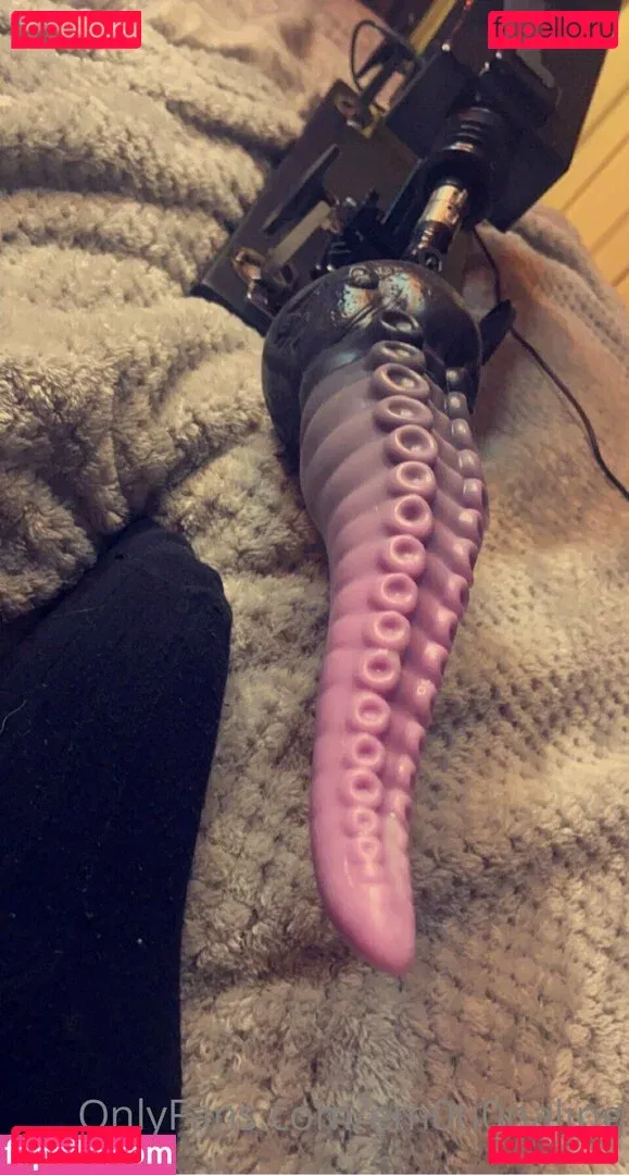 em0ti0naljpg Onlyfans Photo Gallery 