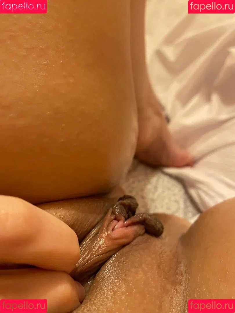 aruwba Onlyfans Photo Gallery 