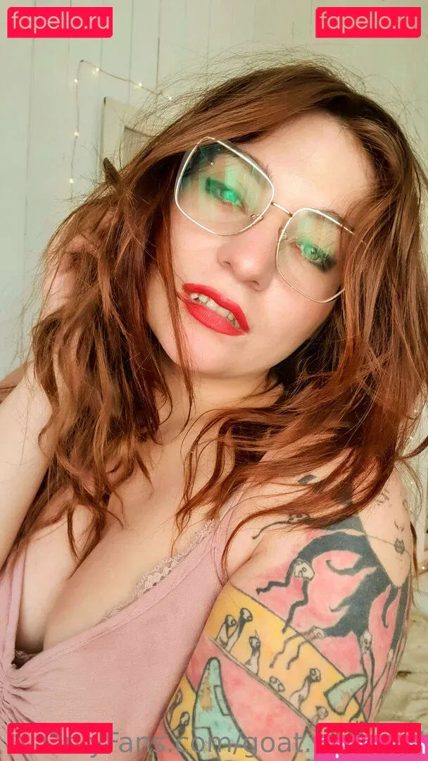 goat.redhead Onlyfans Photo Gallery 