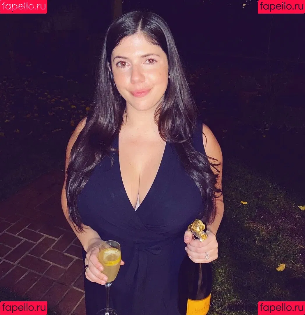 Emily H. Barry Onlyfans Photo Gallery 