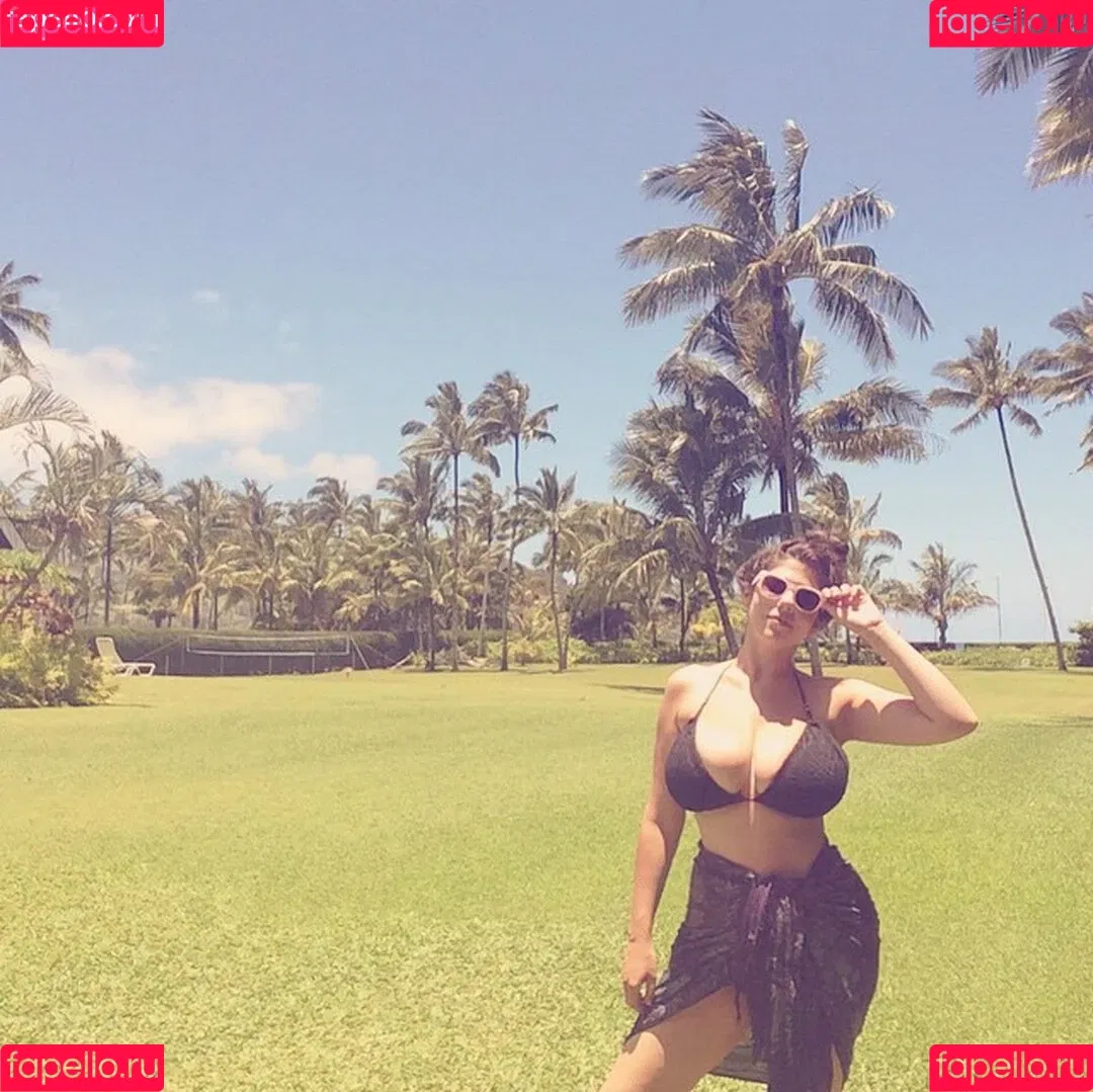 Emily H. Barry Onlyfans Photo Gallery 