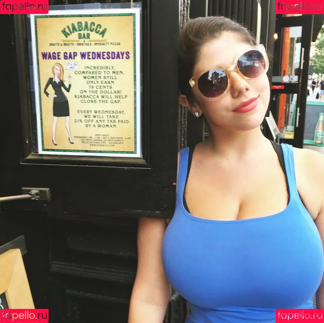 Emily H. Barry Onlyfans Photo Gallery 