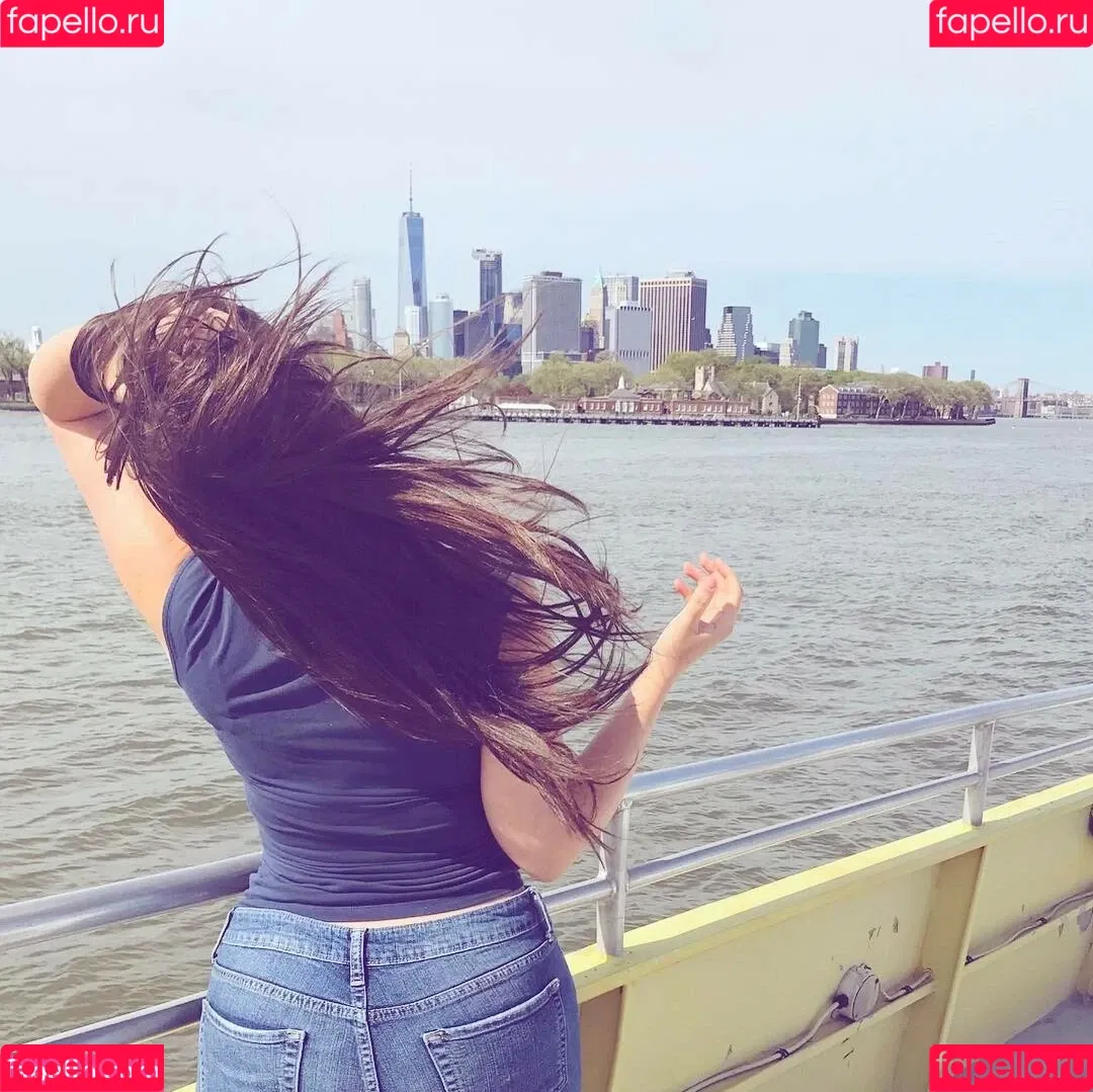 Emily H. Barry Onlyfans Photo Gallery 