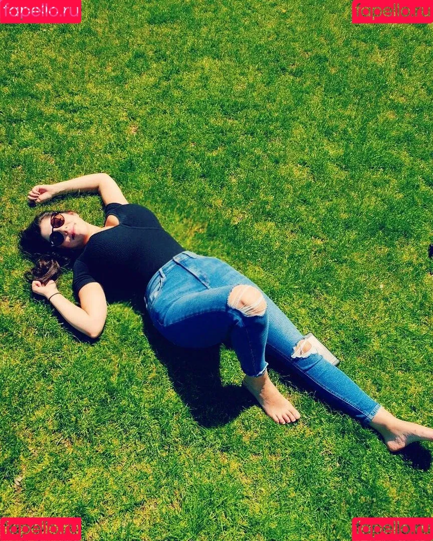 Emily H. Barry Onlyfans Photo Gallery 