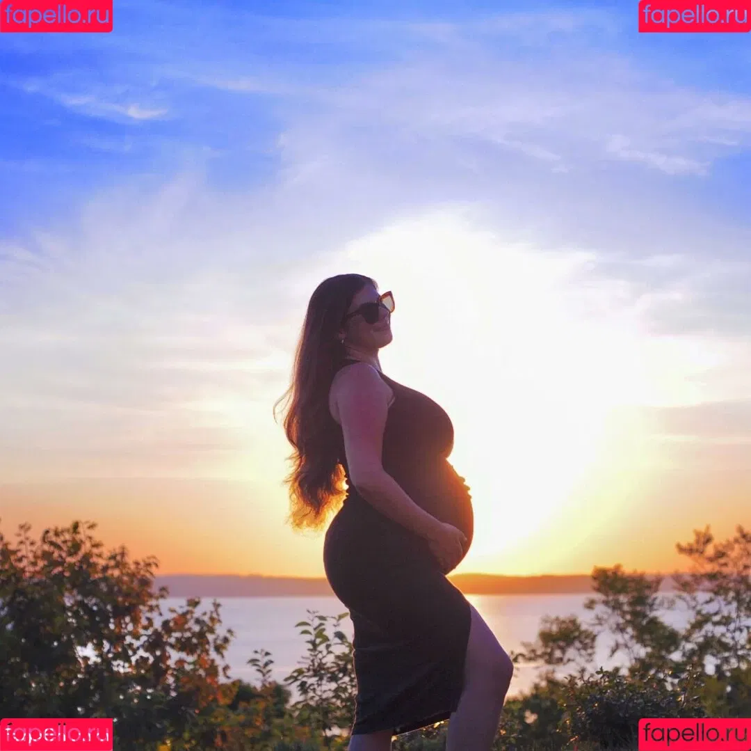 Emily H. Barry Onlyfans Photo Gallery 