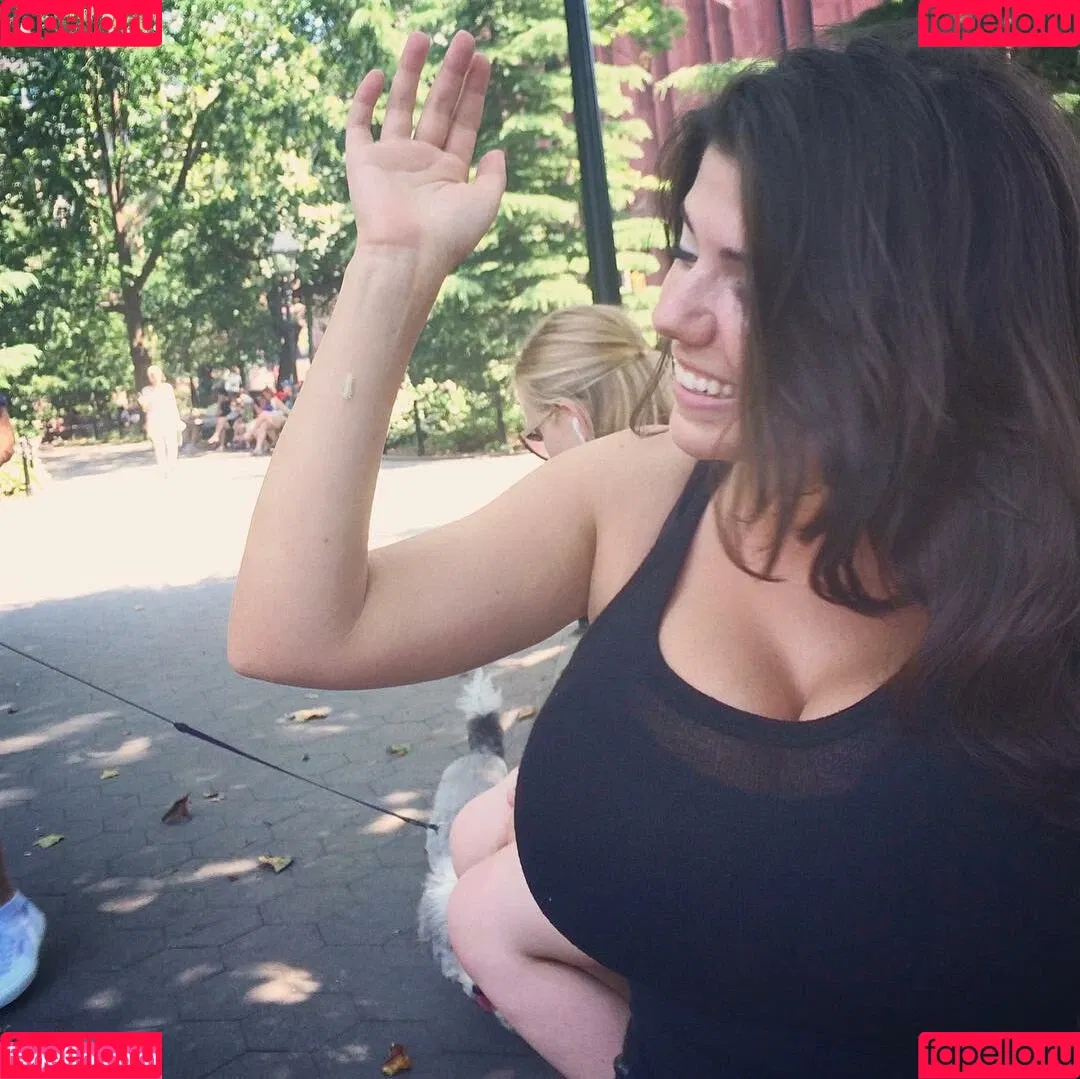 Emily H. Barry Onlyfans Photo Gallery 
