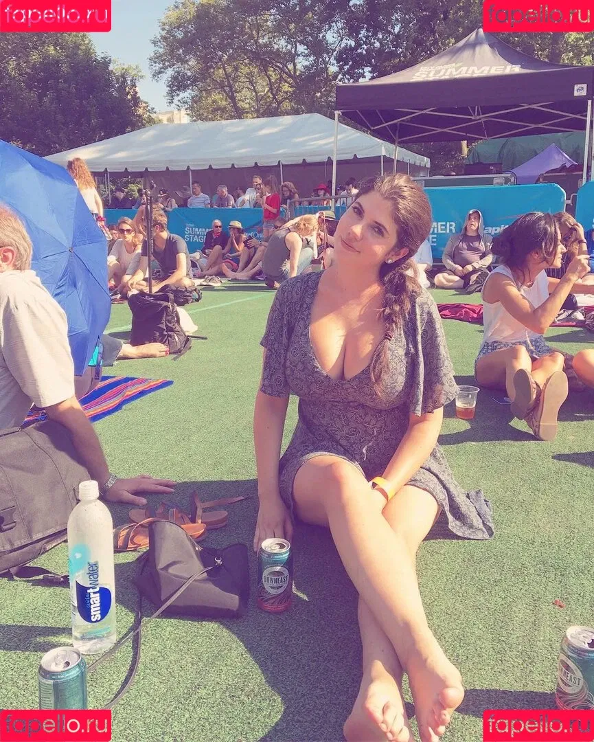 Emily H. Barry Onlyfans Photo Gallery 
