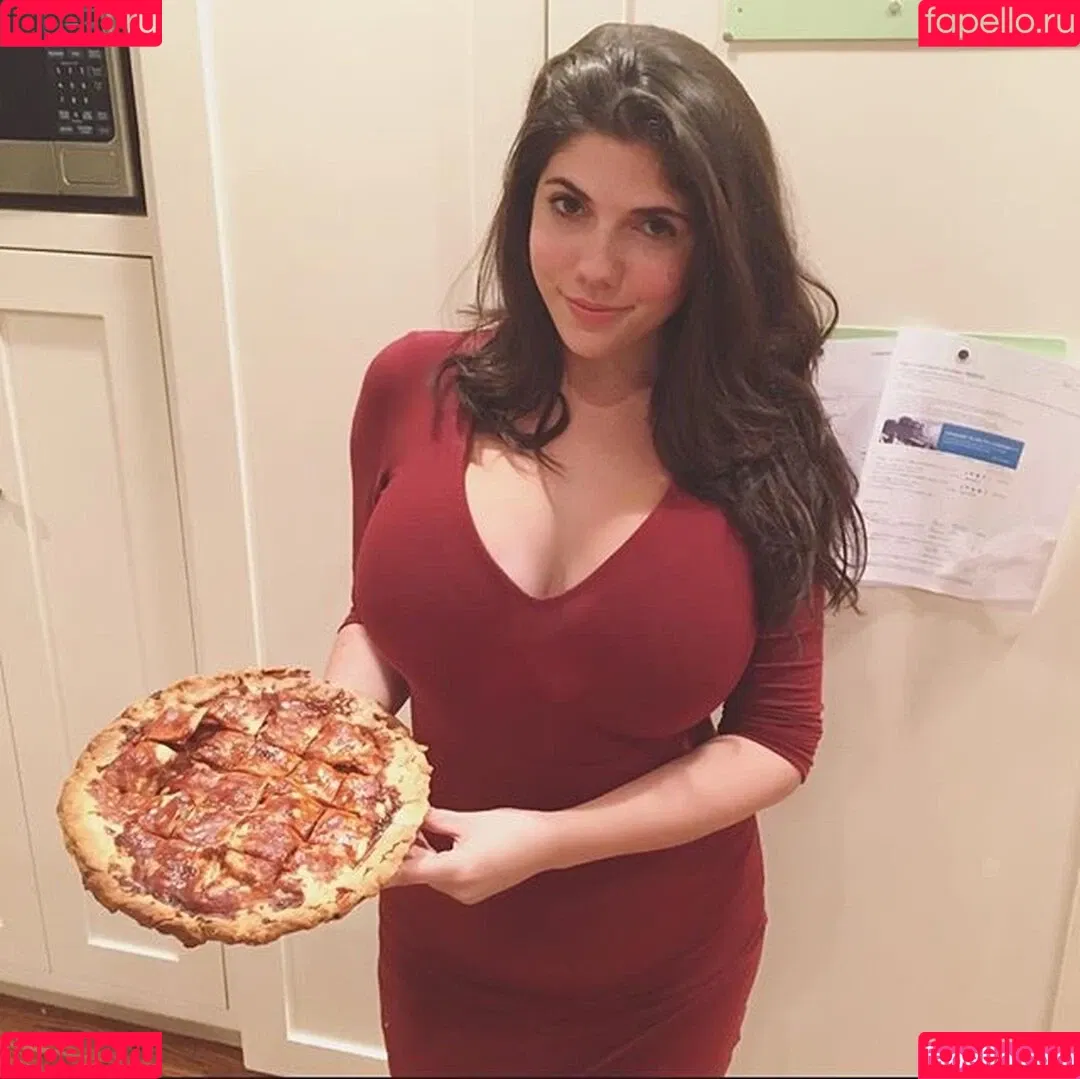 Emily H. Barry Onlyfans Photo Gallery 