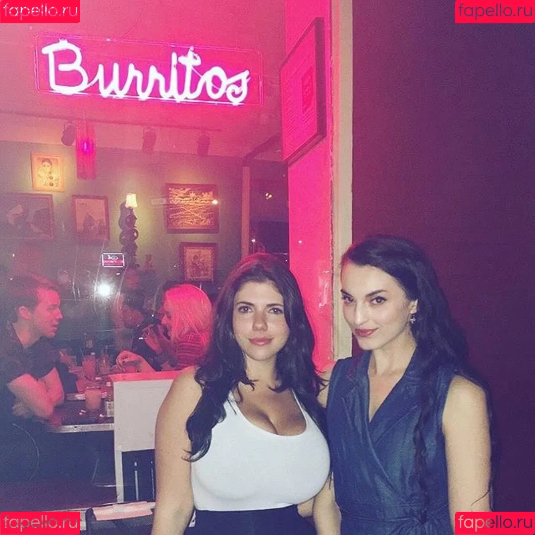Emily H. Barry Onlyfans Photo Gallery 
