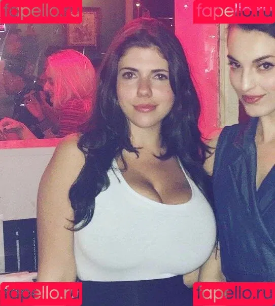 Emily H. Barry Onlyfans Photo Gallery 