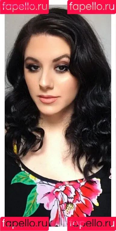 Emily H. Barry Onlyfans Photo Gallery 