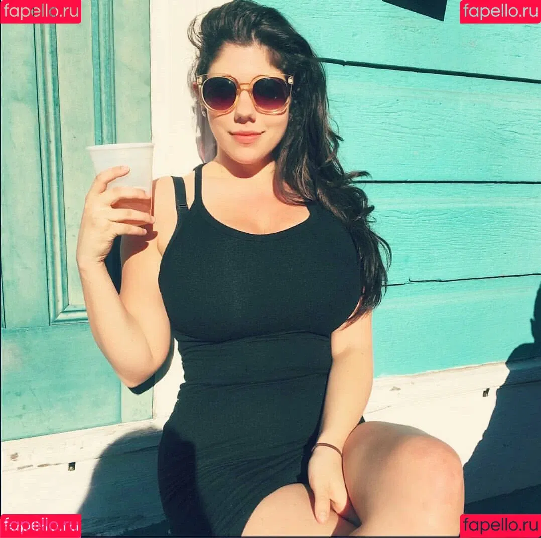Emily H. Barry Onlyfans Photo Gallery 