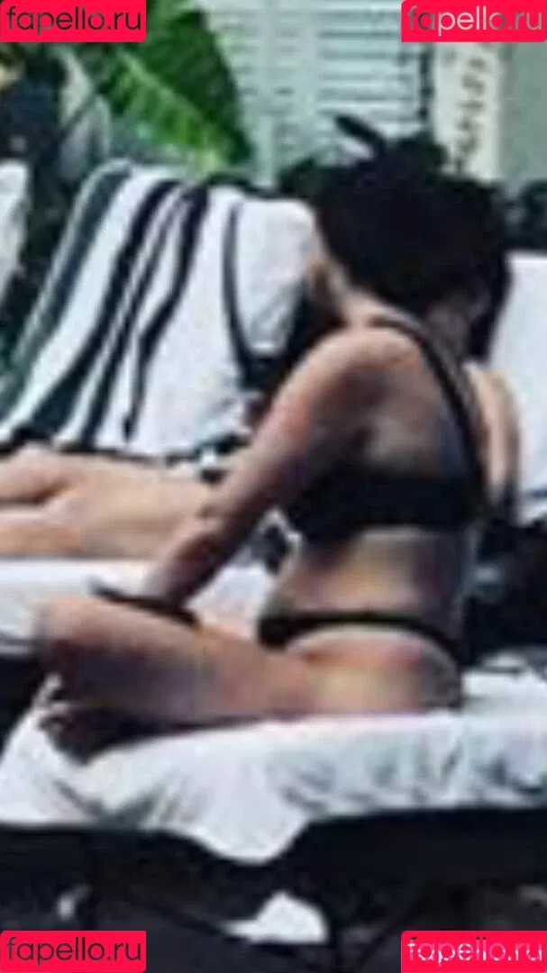 Emily H. Barry Onlyfans Photo Gallery 