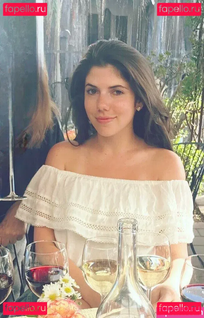 Emily H. Barry Onlyfans Photo Gallery 