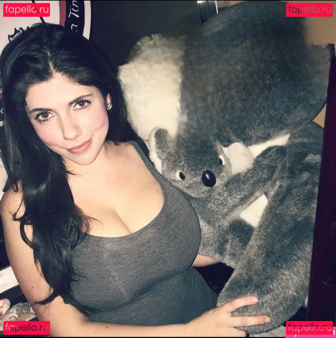 Emily H. Barry Onlyfans Photo Gallery 