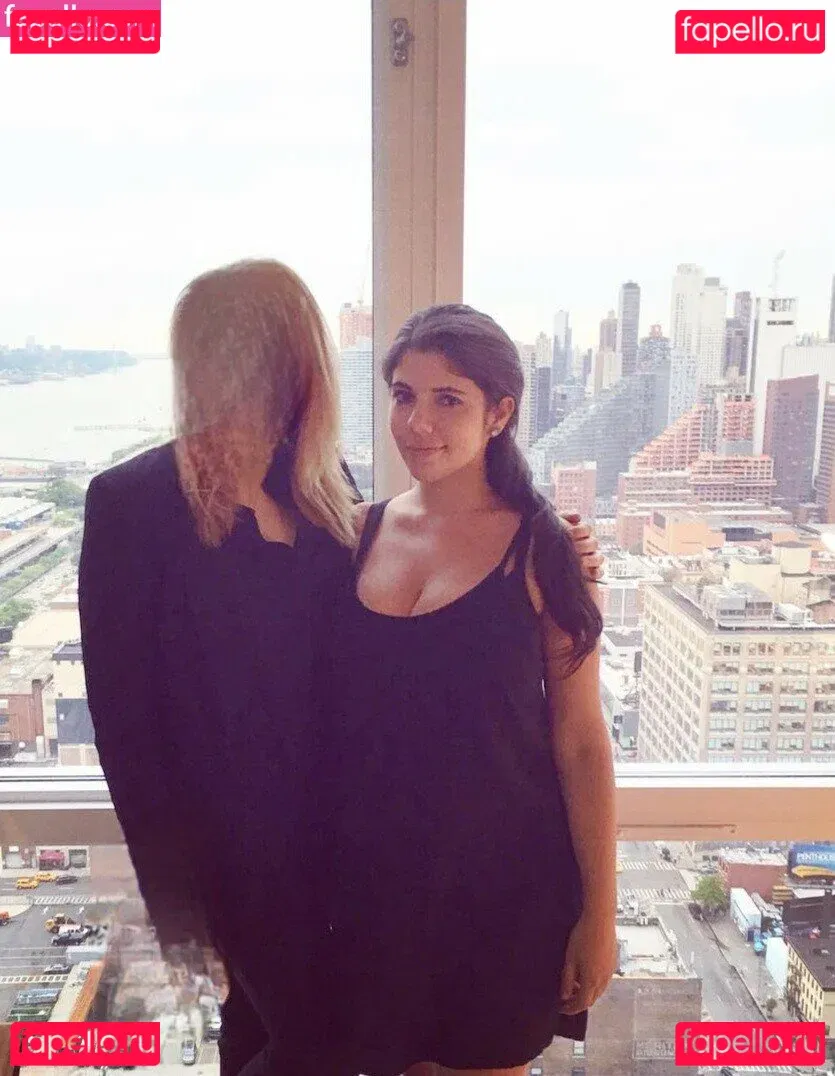 Emily H. Barry Onlyfans Photo Gallery 