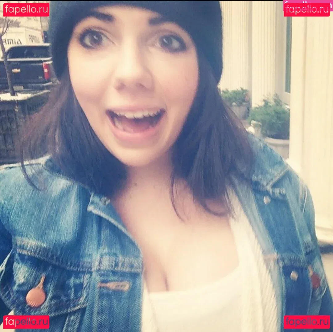 Emily H. Barry Onlyfans Photo Gallery 