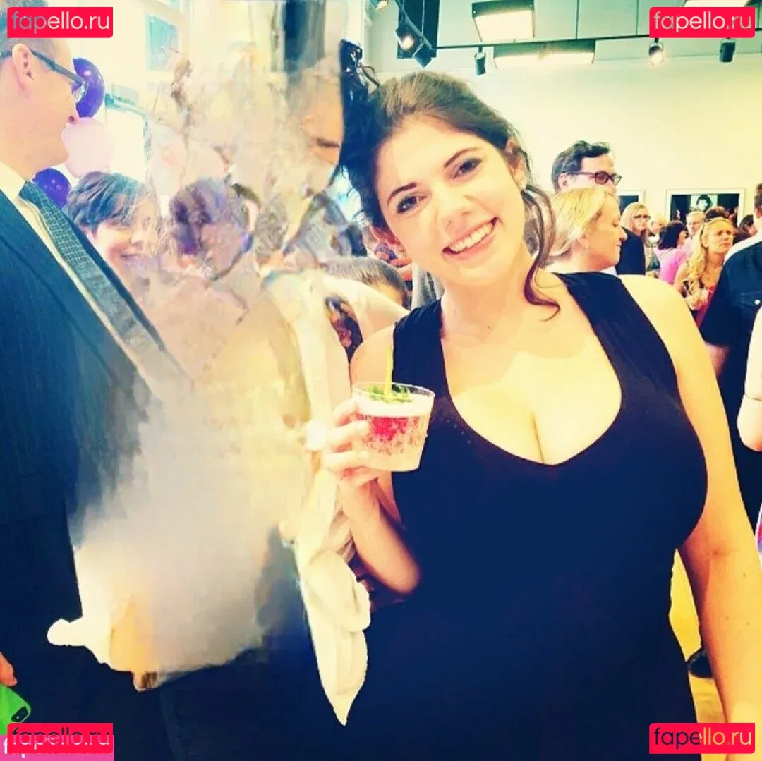 Emily H. Barry Onlyfans Photo Gallery 