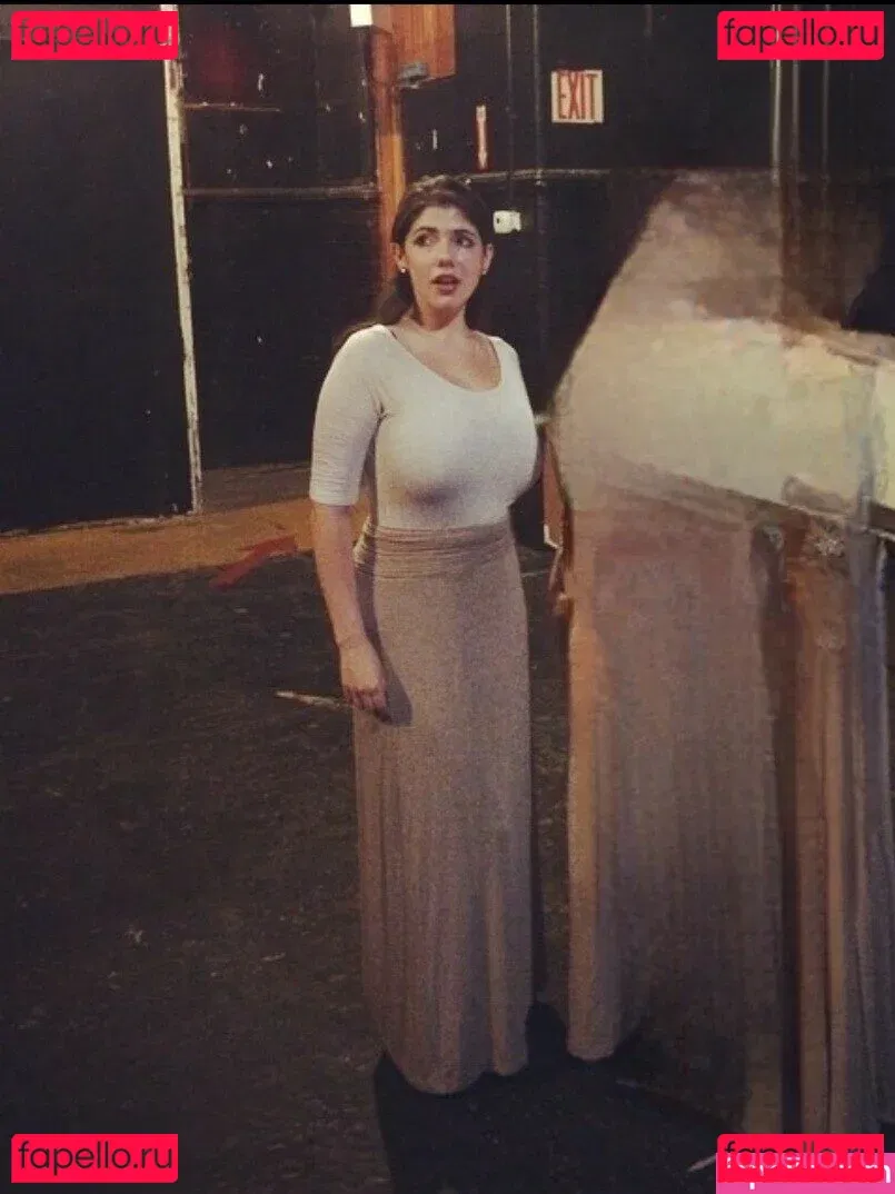 Emily H. Barry Onlyfans Photo Gallery 