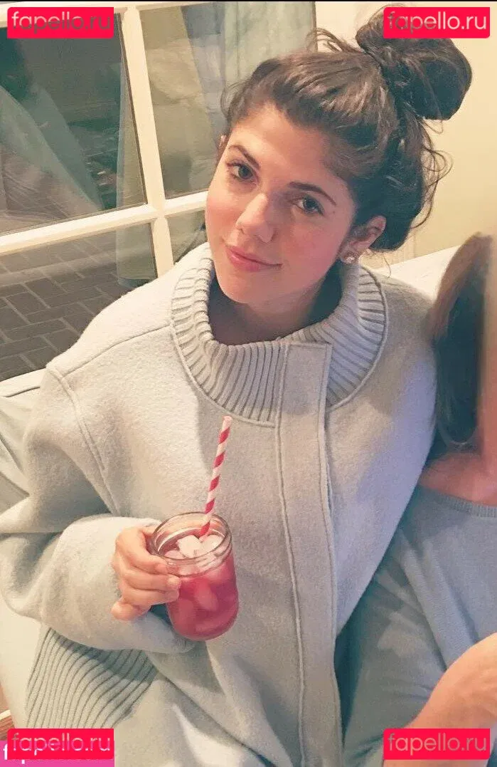 Emily H. Barry Onlyfans Photo Gallery 