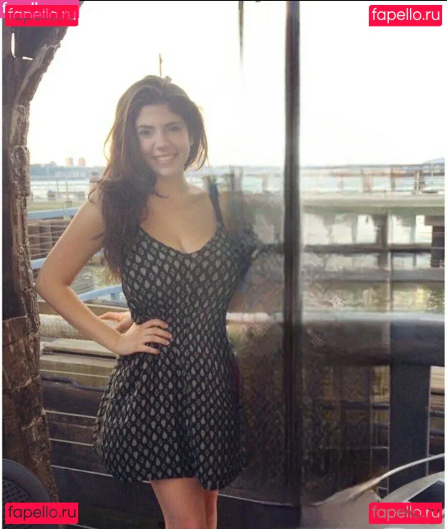 Emily H. Barry Onlyfans Photo Gallery 