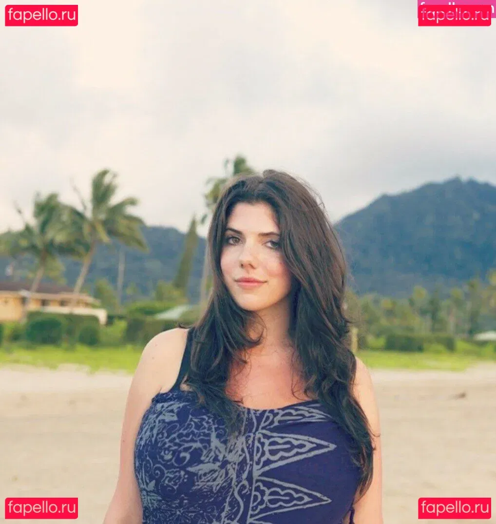 Emily H. Barry Onlyfans Photo Gallery 