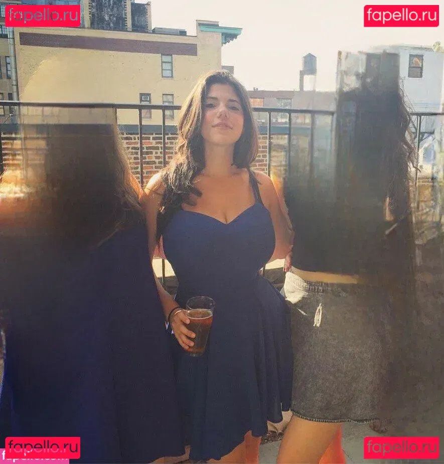 Emily H. Barry Onlyfans Photo Gallery 