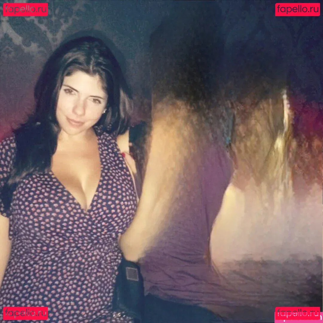 Emily H. Barry Onlyfans Photo Gallery 