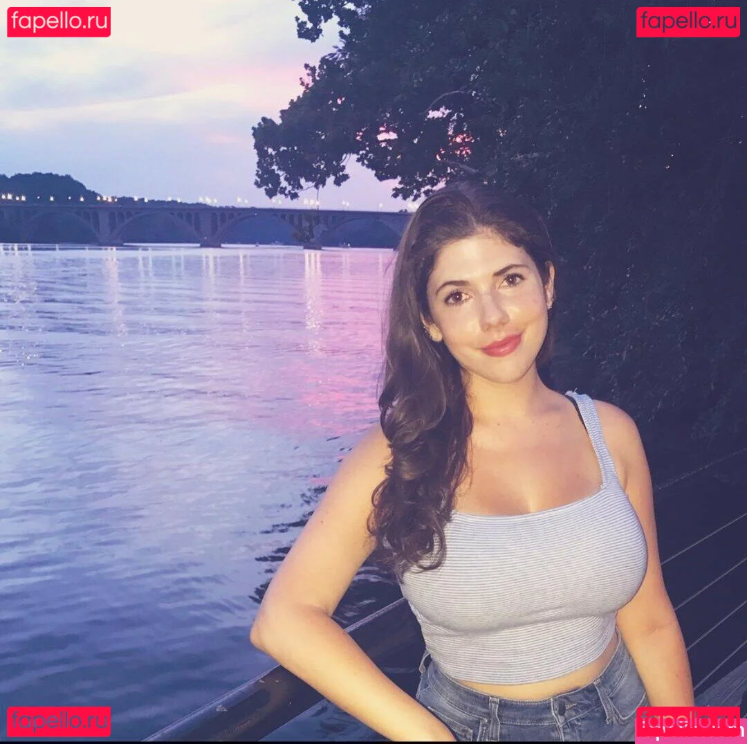 Emily H. Barry Onlyfans Photo Gallery 