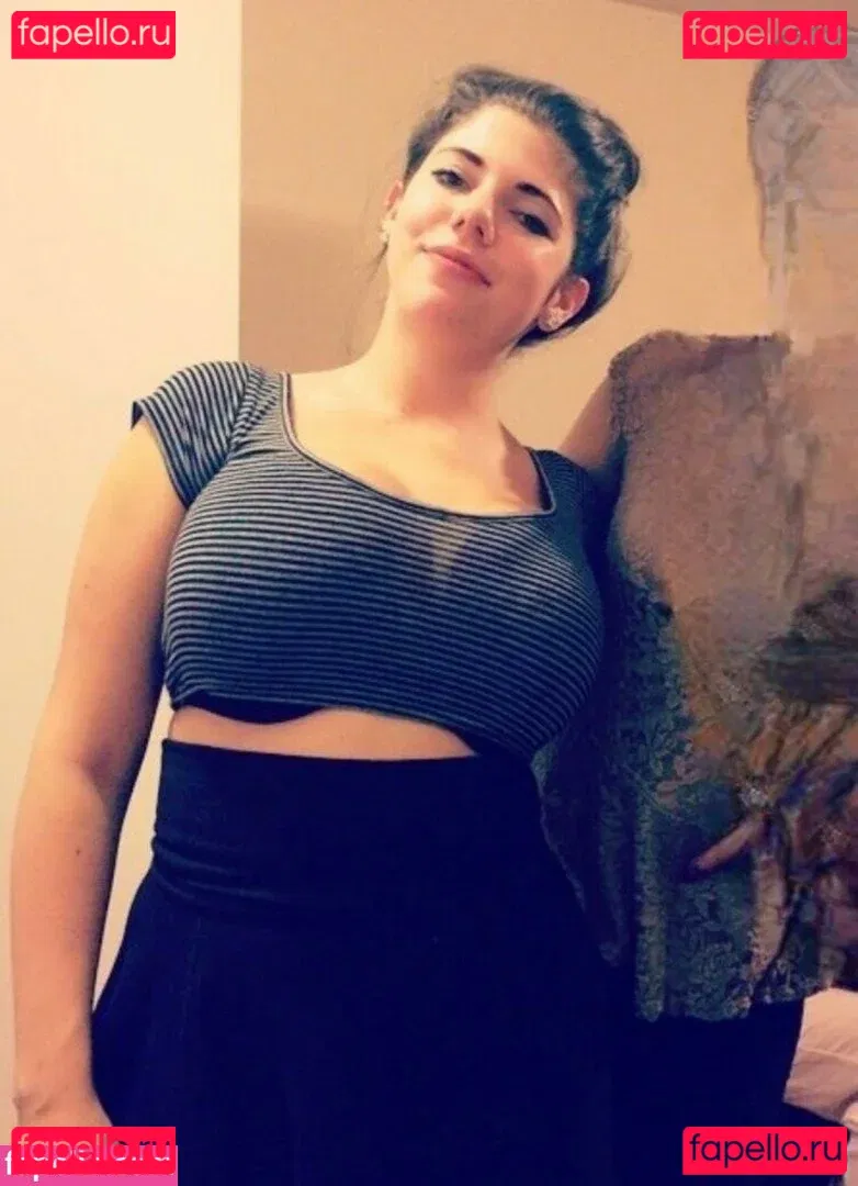 Emily H. Barry Onlyfans Photo Gallery 