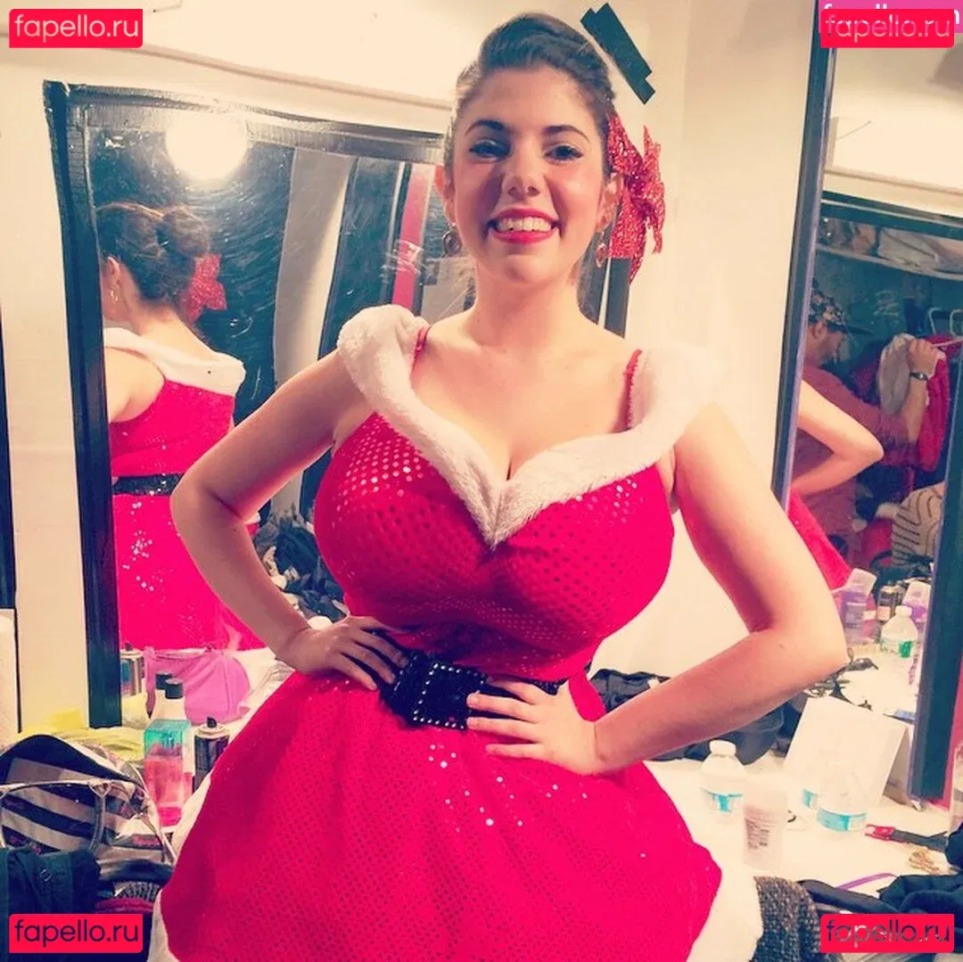 Emily H. Barry Onlyfans Photo Gallery 