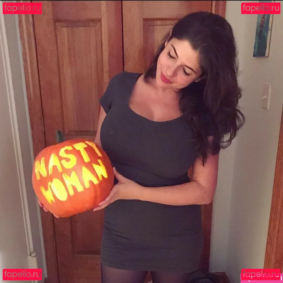 Emily H. Barry Onlyfans Photo Gallery 