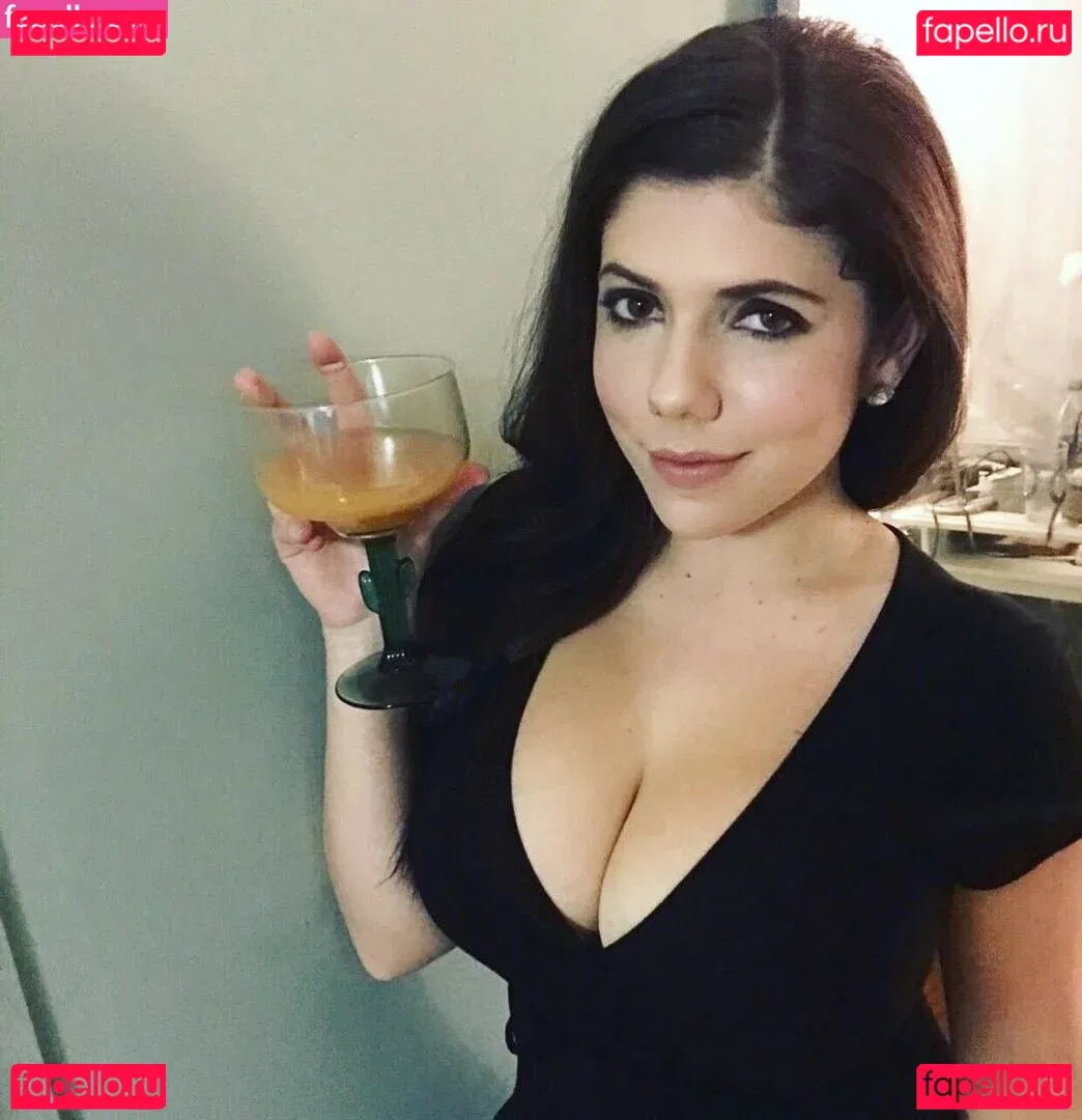 Emily H. Barry Onlyfans Photo Gallery 