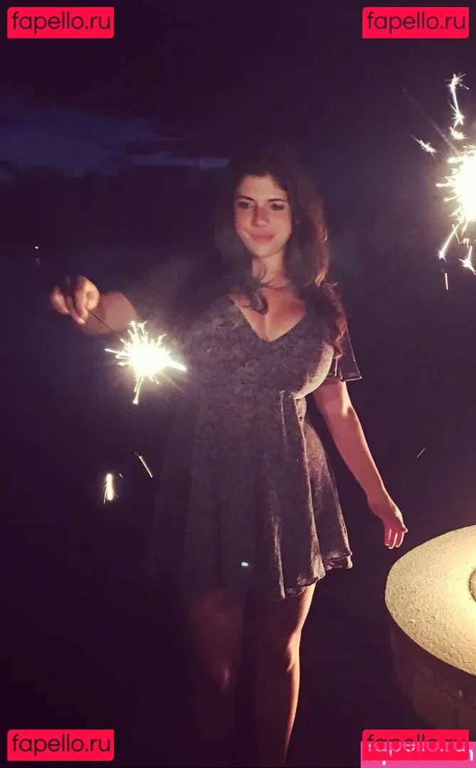 Emily H. Barry Onlyfans Photo Gallery 