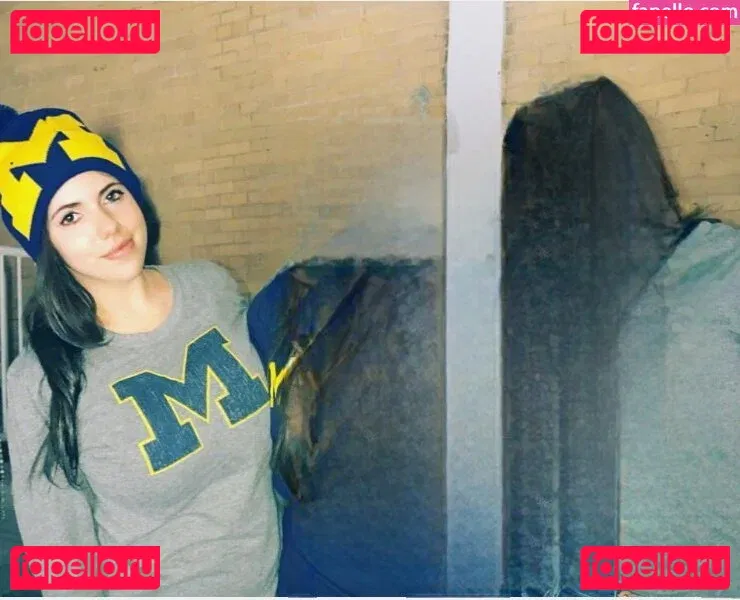 Emily H. Barry Onlyfans Photo Gallery 