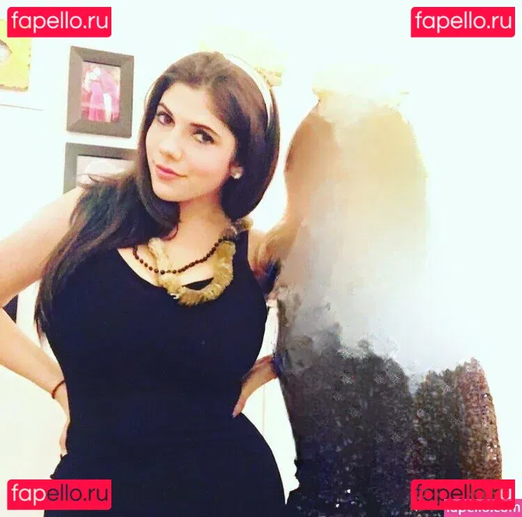 Emily H. Barry Onlyfans Photo Gallery 