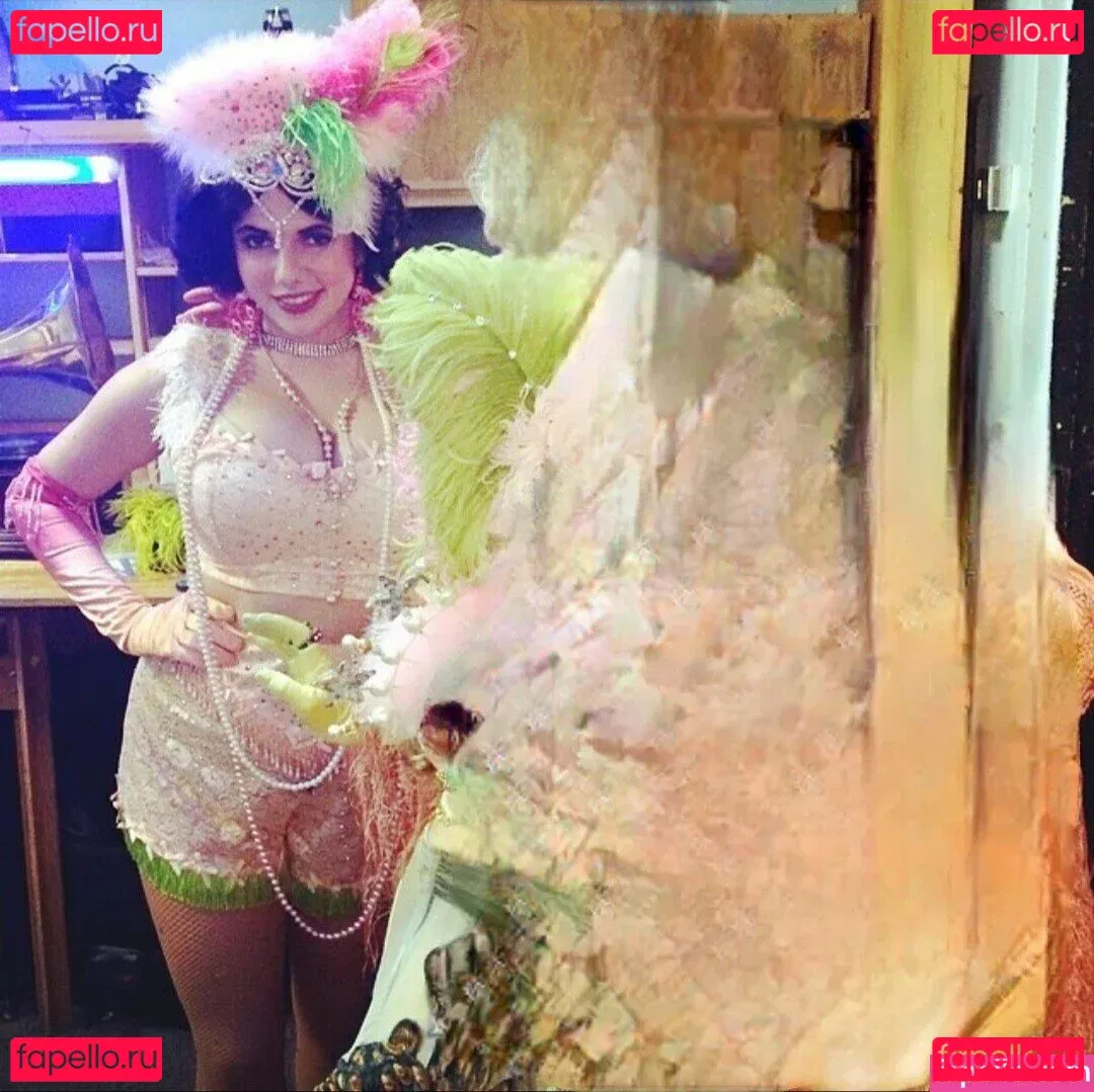 Emily H. Barry Onlyfans Photo Gallery 