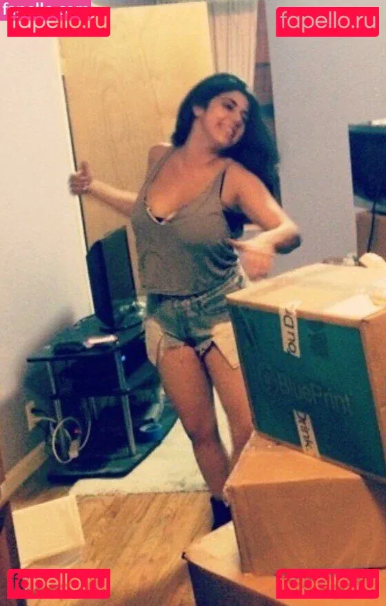 Emily H. Barry Onlyfans Photo Gallery 