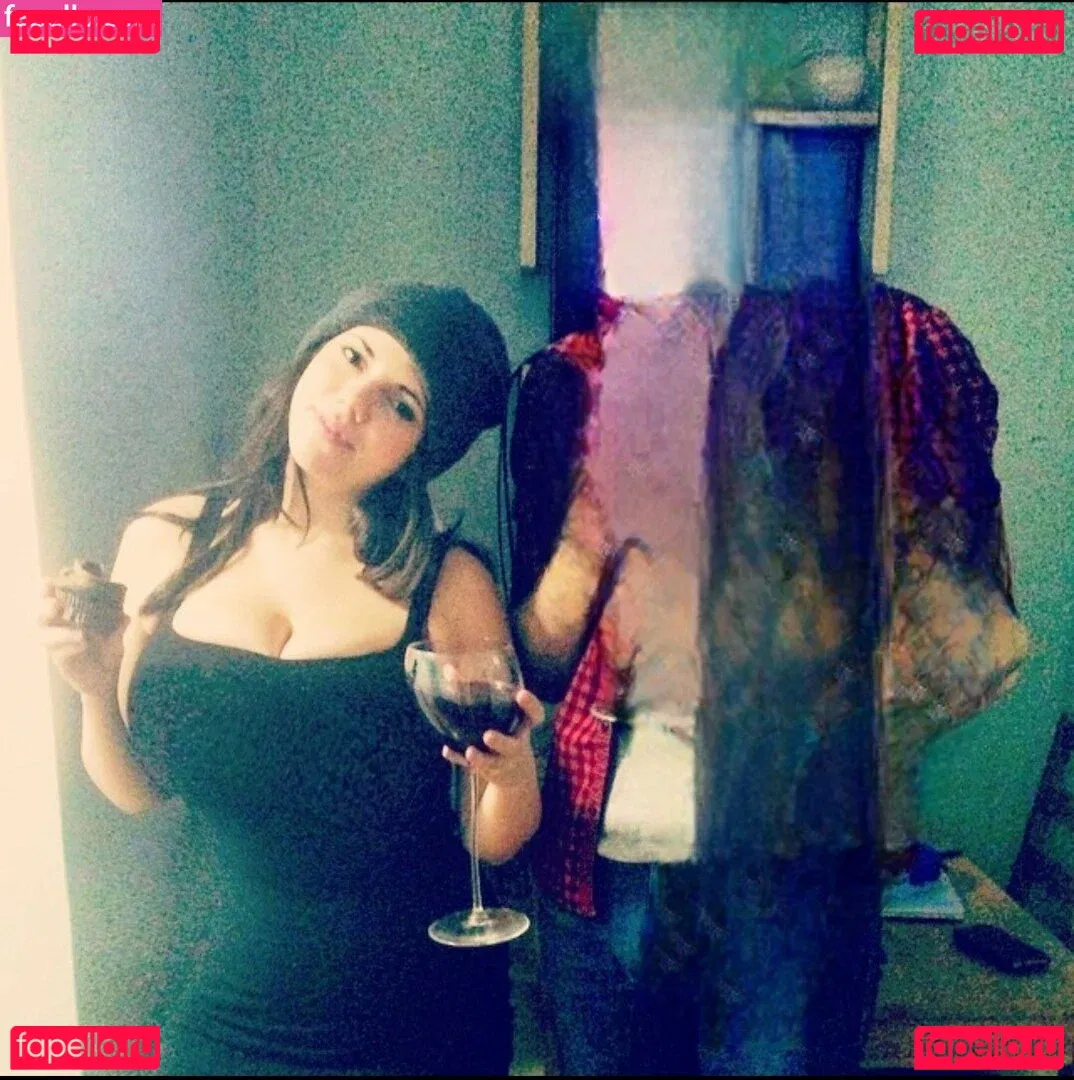 Emily H. Barry Onlyfans Photo Gallery 