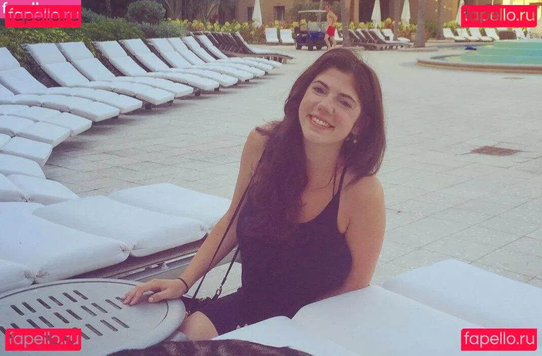 Emily H. Barry Onlyfans Photo Gallery 