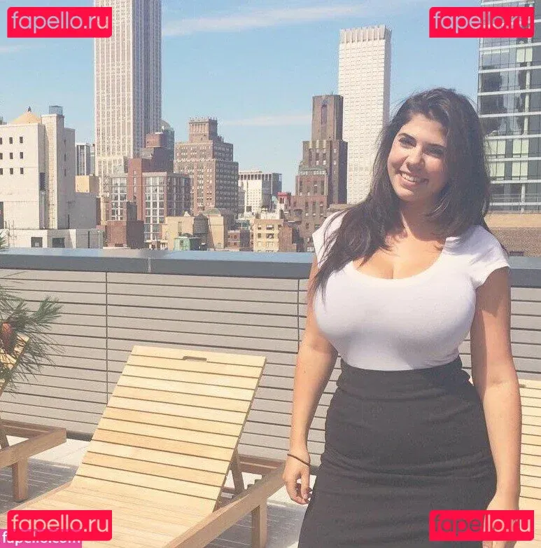 Emily H. Barry Onlyfans Photo Gallery 