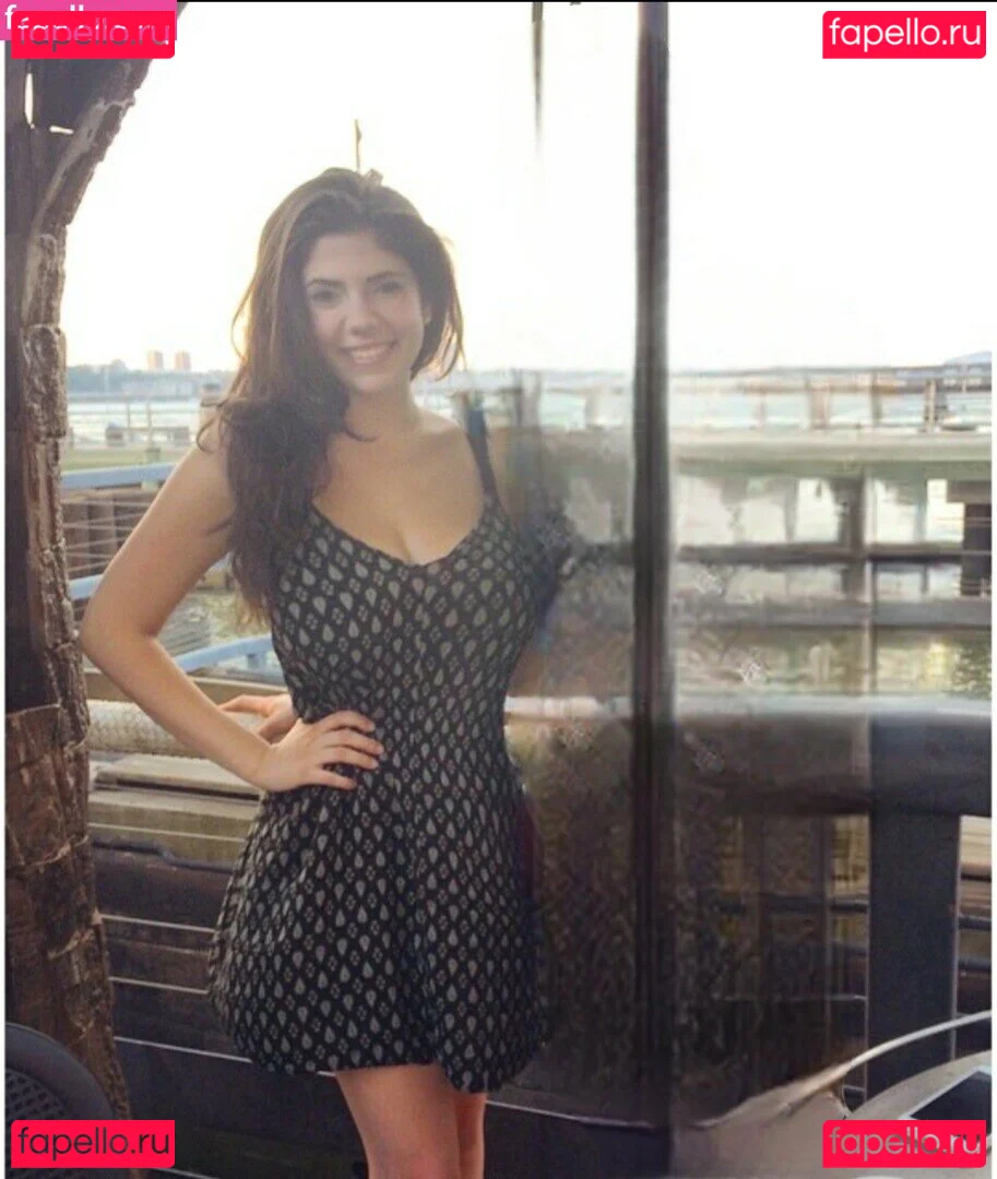 Emily H. Barry Onlyfans Photo Gallery 