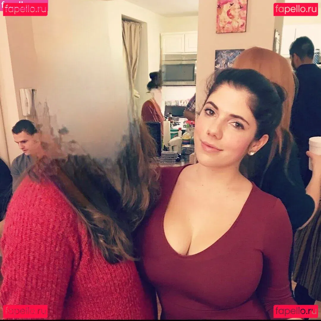 Emily H. Barry Onlyfans Photo Gallery 