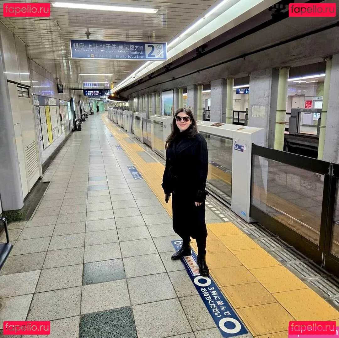 Emily H. Barry Onlyfans Photo Gallery 