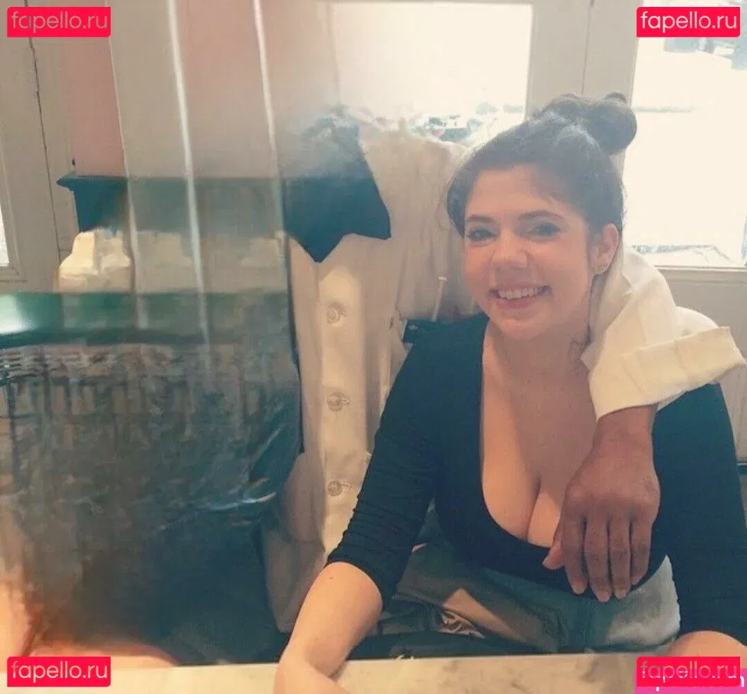 Emily H. Barry Onlyfans Photo Gallery 